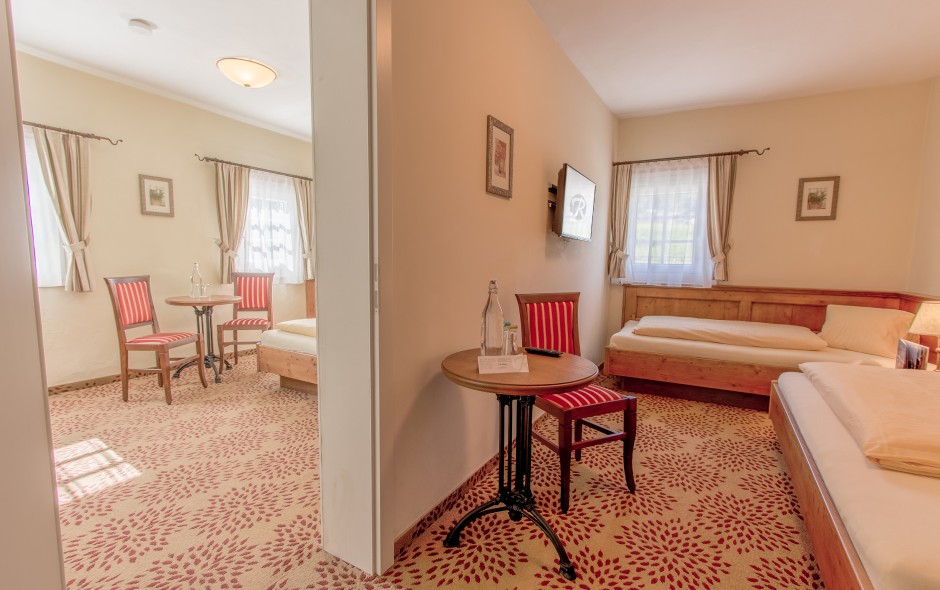 Einzelbett in der Suite im Ennshof in Flachau